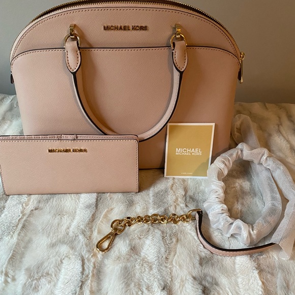 SOLD Michael Kors Purse and Wallet - Picture 1 of 10